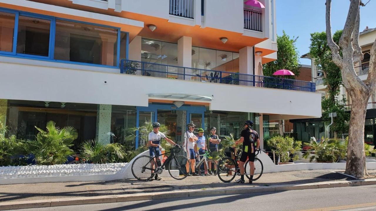 Hotel Senior Cattolica Exterior foto